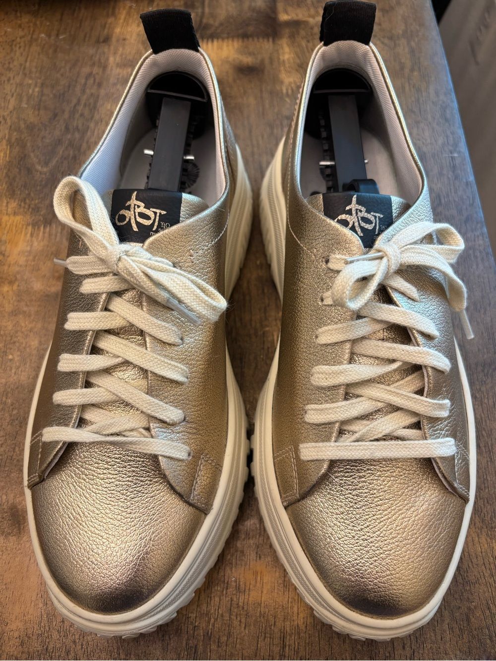 OTBT Size 9 Metallic Gold Low-Top Sneakers